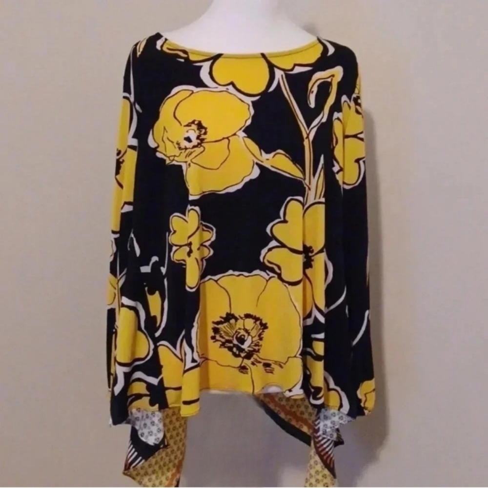 -- MSK Floral uneven hem blouse Women's Size Medium